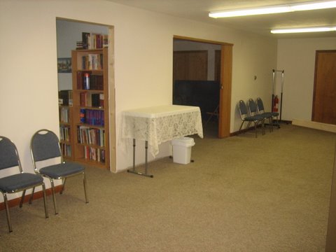 19 Mark's office through the left door, SS room and John Romans assembly through the right.JPG - 31985 Bytes
